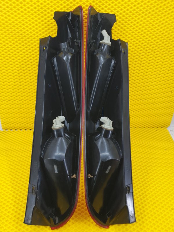 Фонарь Ford Focus 2006 2