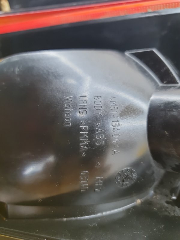 Фонарь Ford Focus 2006 2