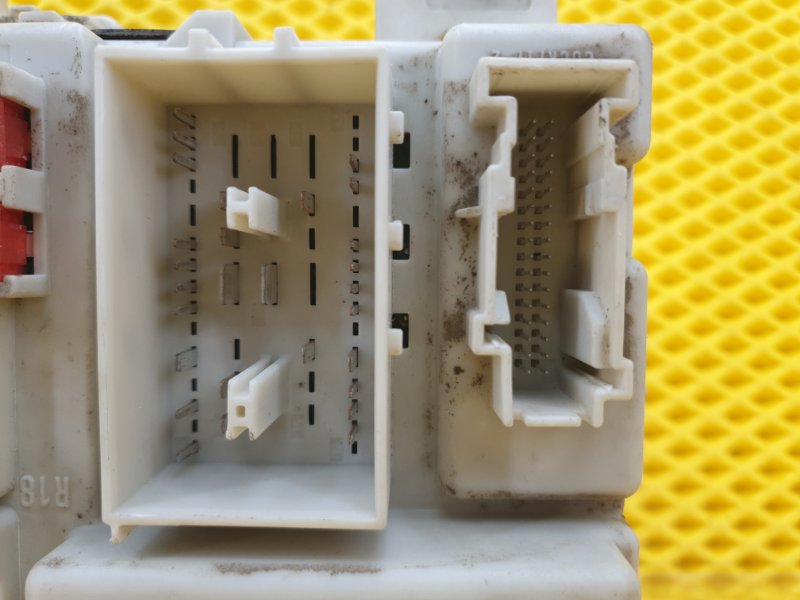 Блок предохранителей Ford Focus 2006 2