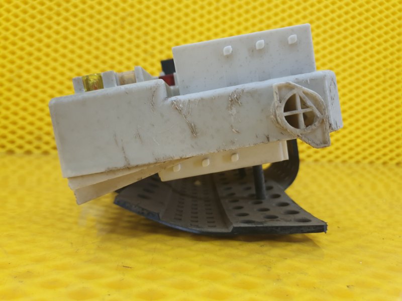 Блок предохранителей Ford Focus 2006 2