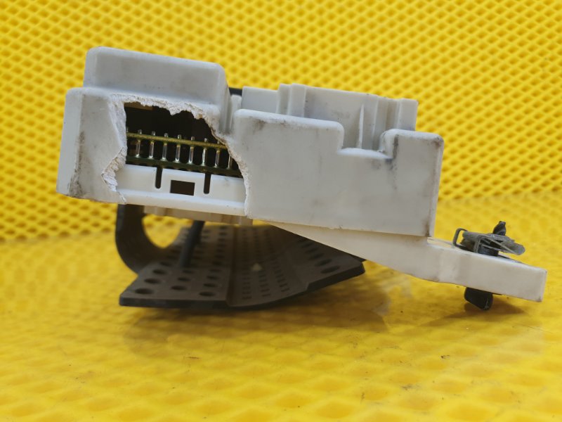 Блок предохранителей Ford Focus 2006 2