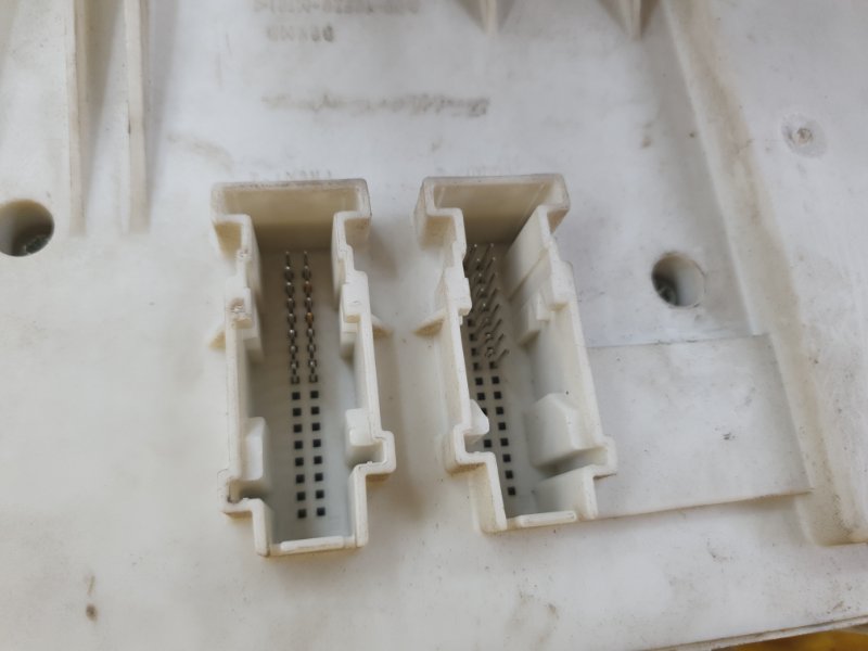 Блок предохранителей Ford Focus 2006 2