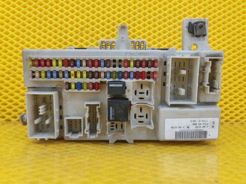 Блок предохранителей Ford Focus 2006 2