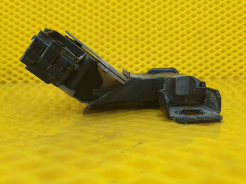 Замок крышки багажника Ford Focus 2006 2