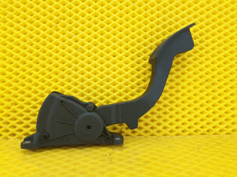 Педаль газа Ford Focus 2006 2