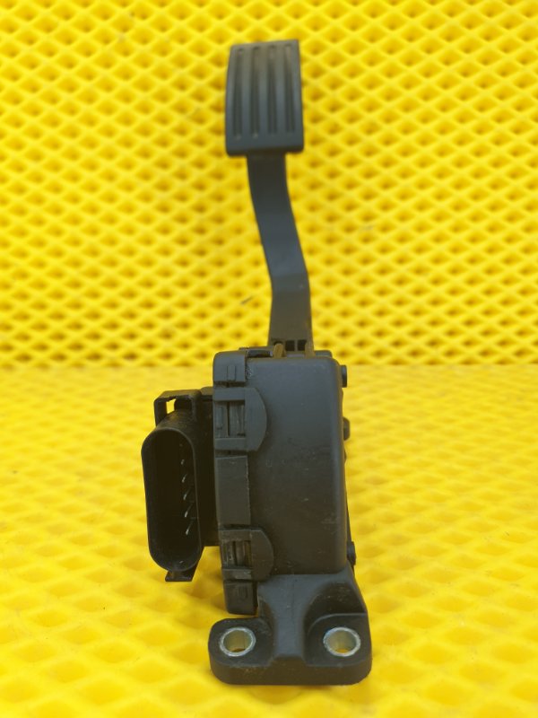 Педаль газа Ford Focus 2006 2