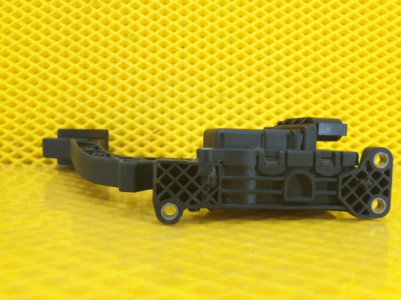 Педаль газа Ford Focus 2006 2
