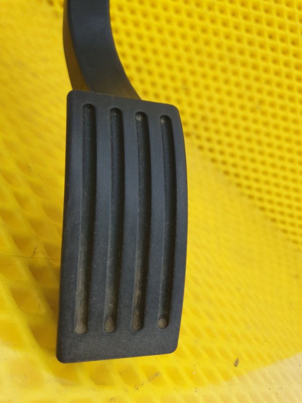 Педаль газа Ford Focus 2006 2