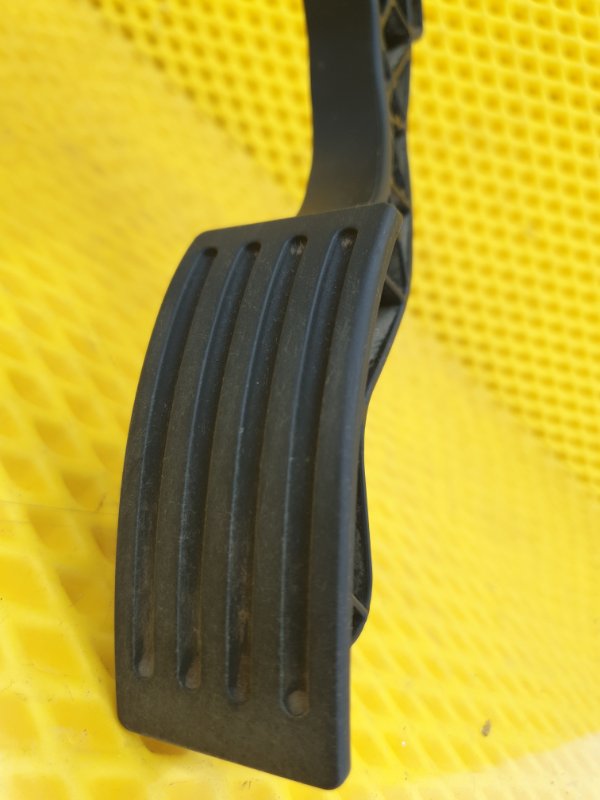 Педаль газа Ford Focus 2006 2