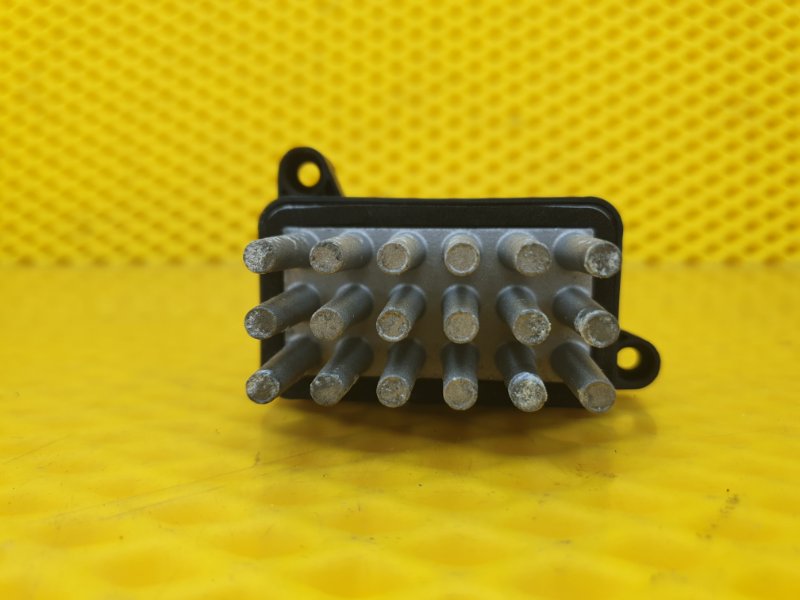 Резистор отопителя Ford Focus 2006 2