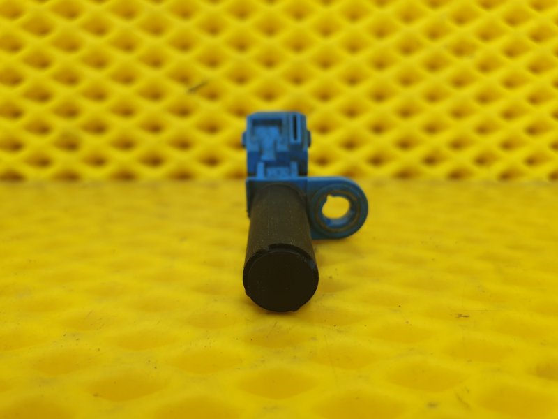 Датчик коленвала Ford Focus 2006 2