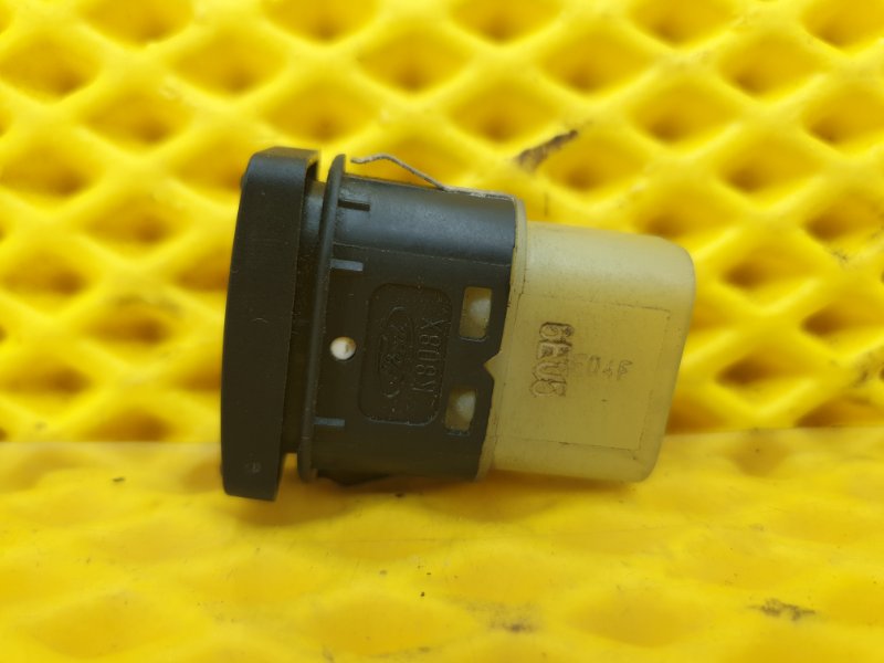 Кнопка стеклоподъемника Ford Focus 2006 2