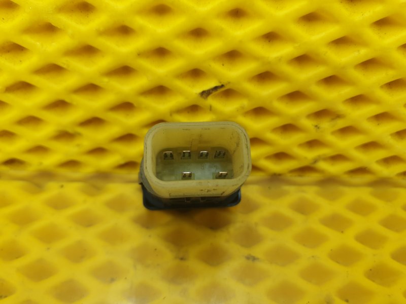 Кнопка стеклоподъемника Ford Focus 2006 2