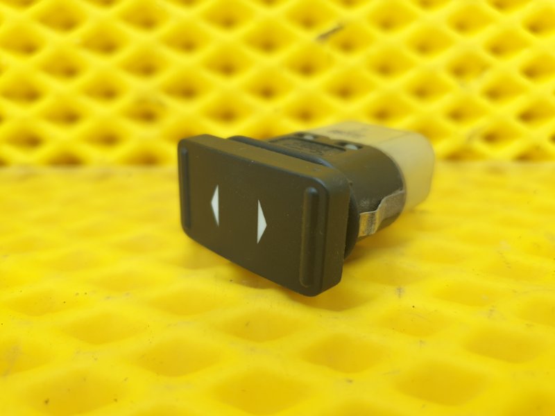 Кнопка стеклоподъемника Ford Focus 2006 2