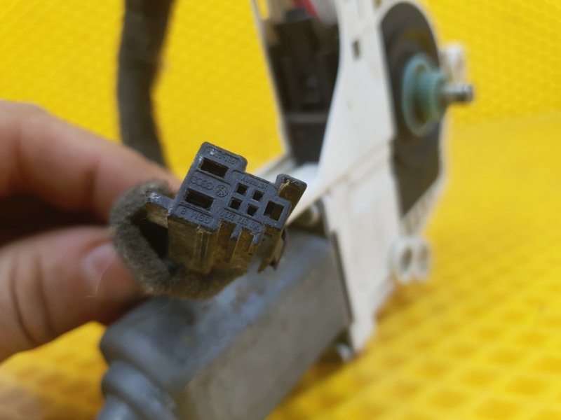 Моторчик стеклоподъемника Skoda Superb 2012 3T4