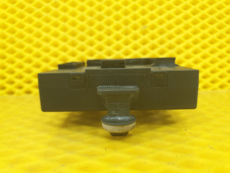 Блок управления двери Skoda Superb 2012 3T4