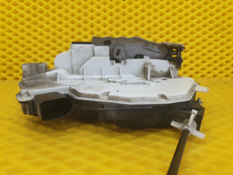 Замок двери Skoda Superb 2012 3T4