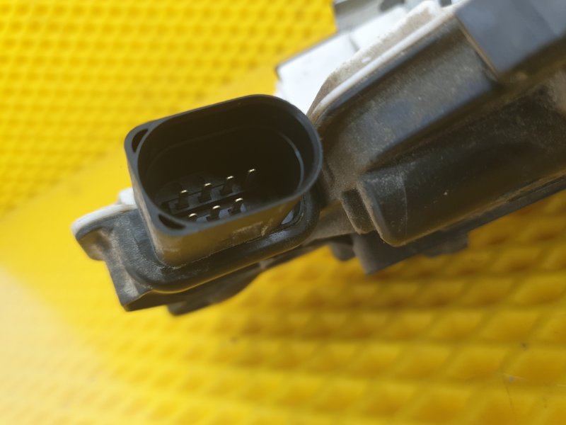 Замок двери Skoda Superb 2012 3T4