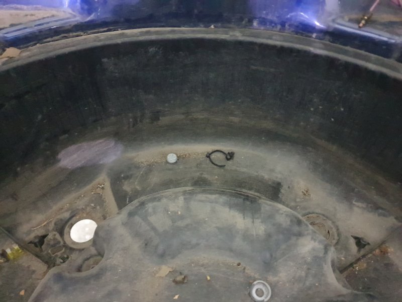 Ниша запасного колеса Volkswagen Phaeton 2005 3D2