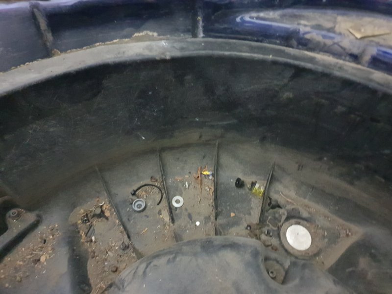 Ниша запасного колеса Volkswagen Phaeton 2005 3D2