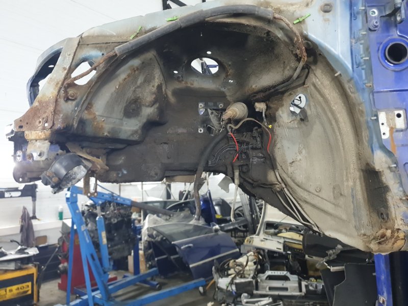 Четверть передняя левая (лонжерон) Volkswagen Phaeton 2005 3D2