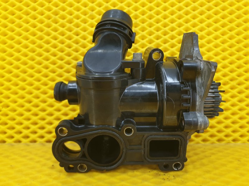 Насос водяной (Помпа) SKODA Octavia 2012