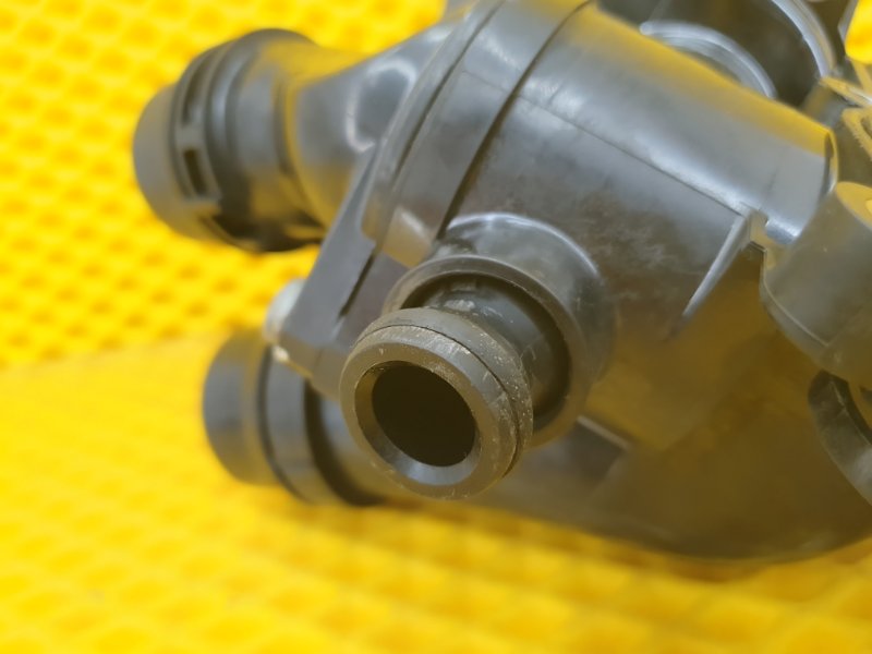 Насос водяной (Помпа) SKODA Octavia 2012