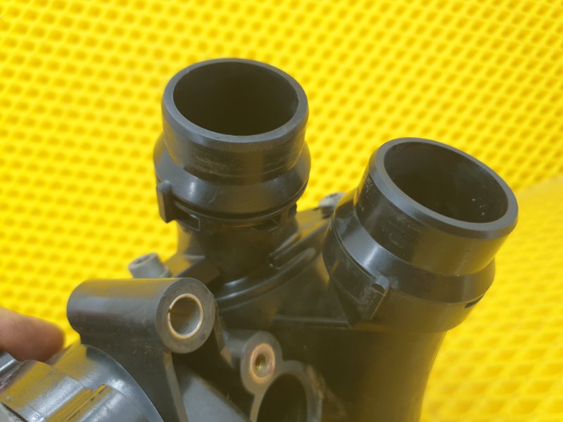 Насос водяной (Помпа) SKODA Octavia 2012