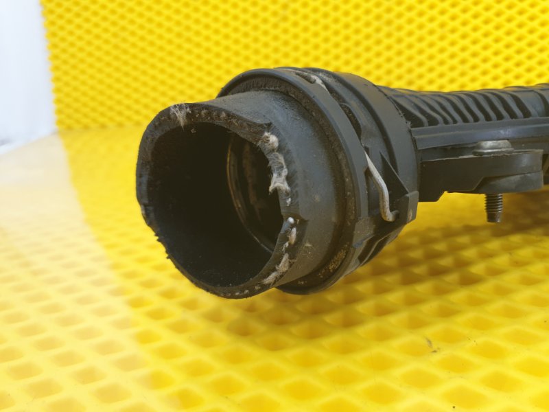 Патрубок интеркулера SKODA Octavia 2012