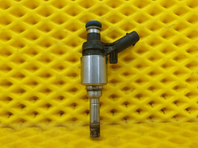 Форсунка топливная SKODA Octavia 2012