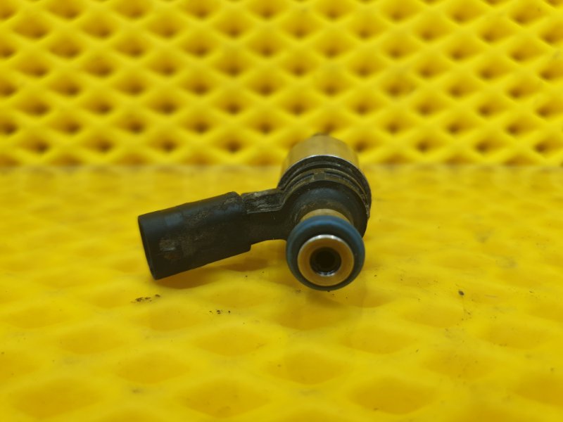 Форсунка топливная SKODA Octavia 2012