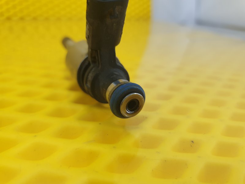 Форсунка топливная SKODA Octavia 2012