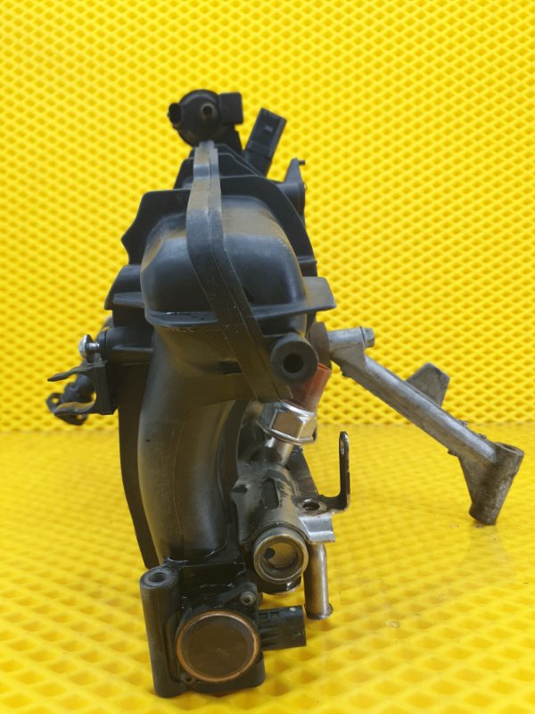 Коллектор впускной SKODA Octavia 2012