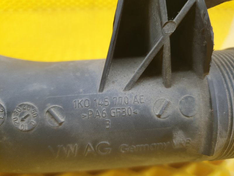 Патрубок интеркулера SKODA Octavia 2012