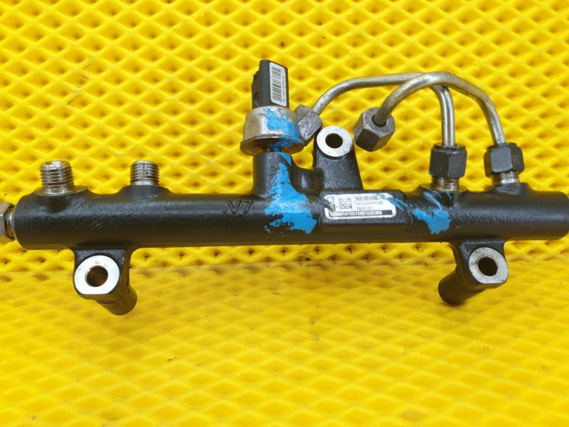 Топливная рампа Ford Kuga 2013