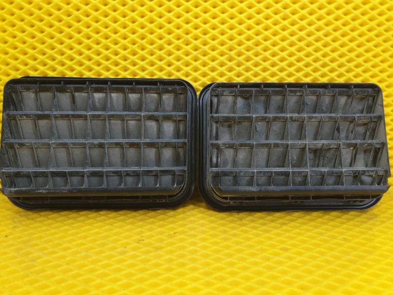 Решетка вентиляционная Mercedes-Benz GL-Class 2008 X164