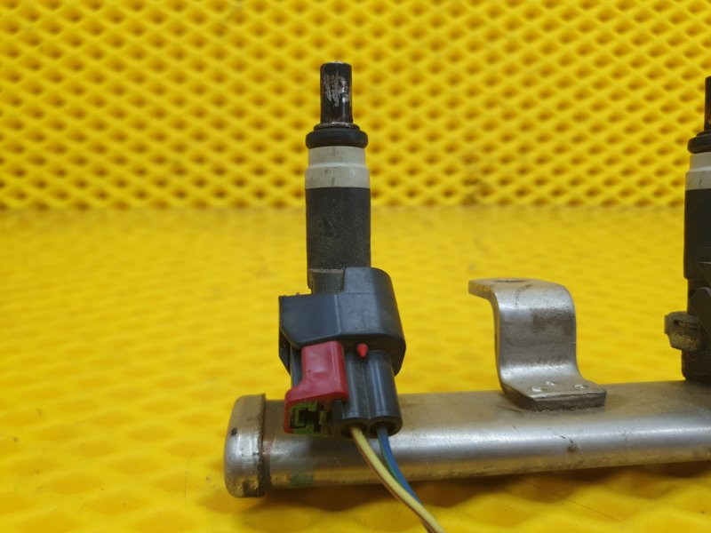 Форсунка топливная Dodge Caliber 2009