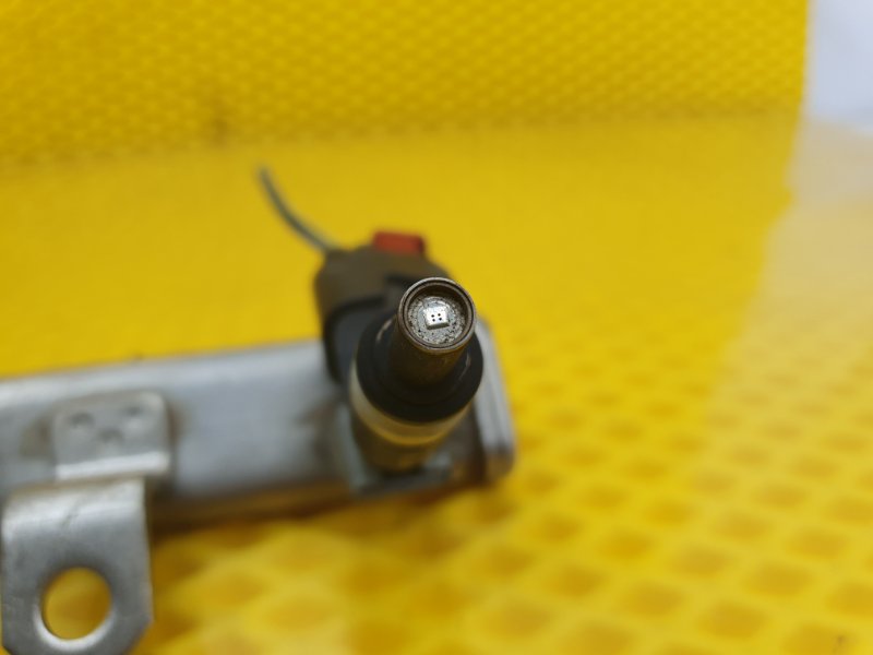 Форсунка топливная Dodge Caliber 2009