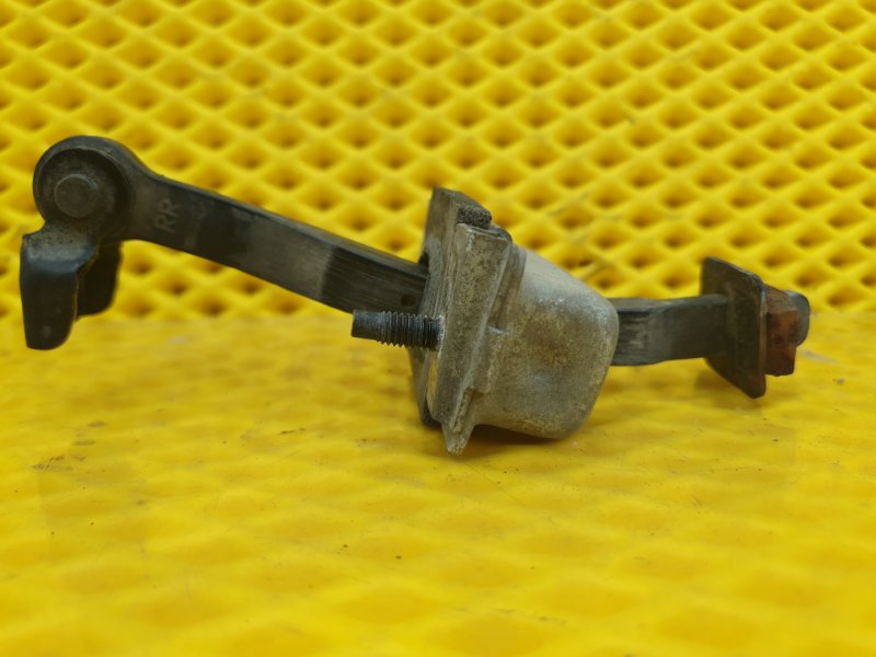 Огранечитель двери Cadillac CTS 2008 II