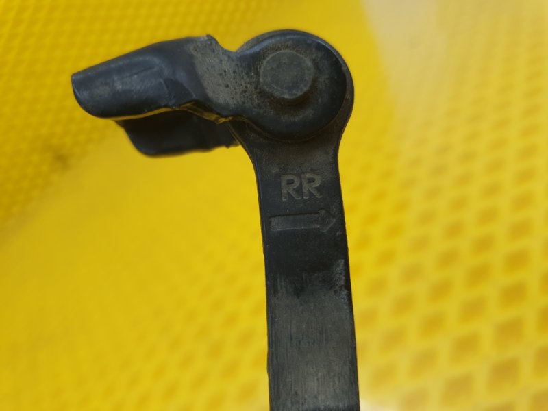 Огранечитель двери Cadillac CTS 2008 II