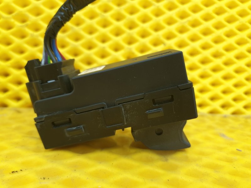 Кнопка стеклоподъемника Cadillac CTS 2008 II