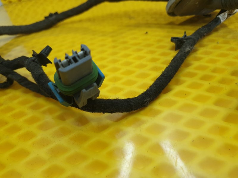 Проводка двери Cadillac CTS 2008 II