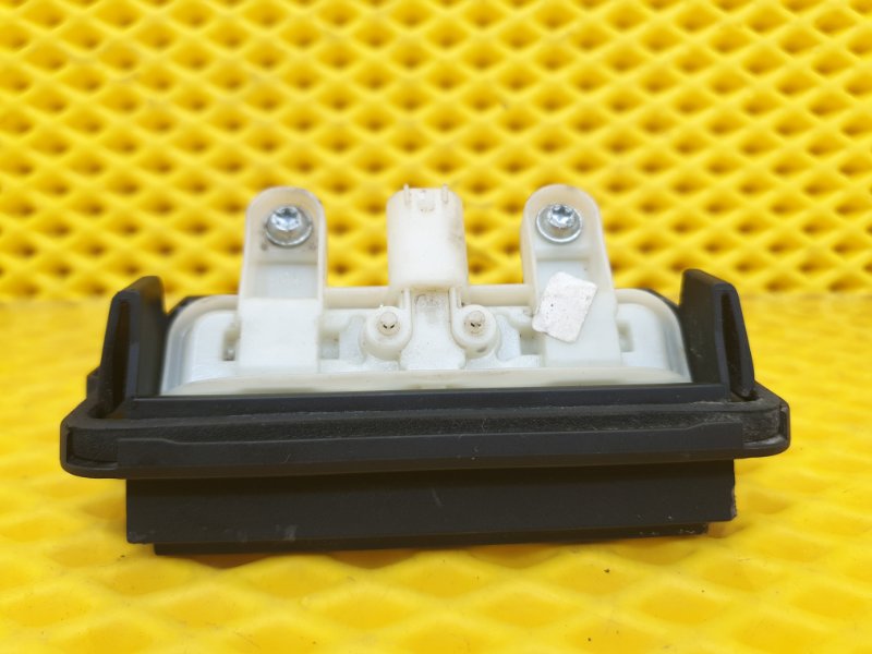 Кнопка открывания багажника Mercedes-Benz S-Class W221