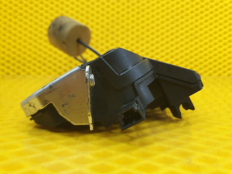 Замок крышки багажника Mercedes-Benz S-Class W221