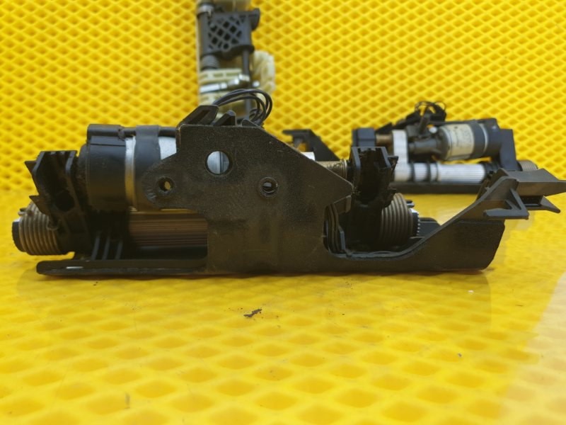 Моторчик привода подголовника Mercedes-Benz S-Class W221