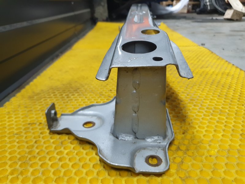 Усилитель заднего бампера Omoda C5 2023