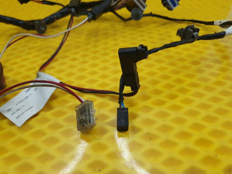 Проводка двери Cadillac CTS 2008 II