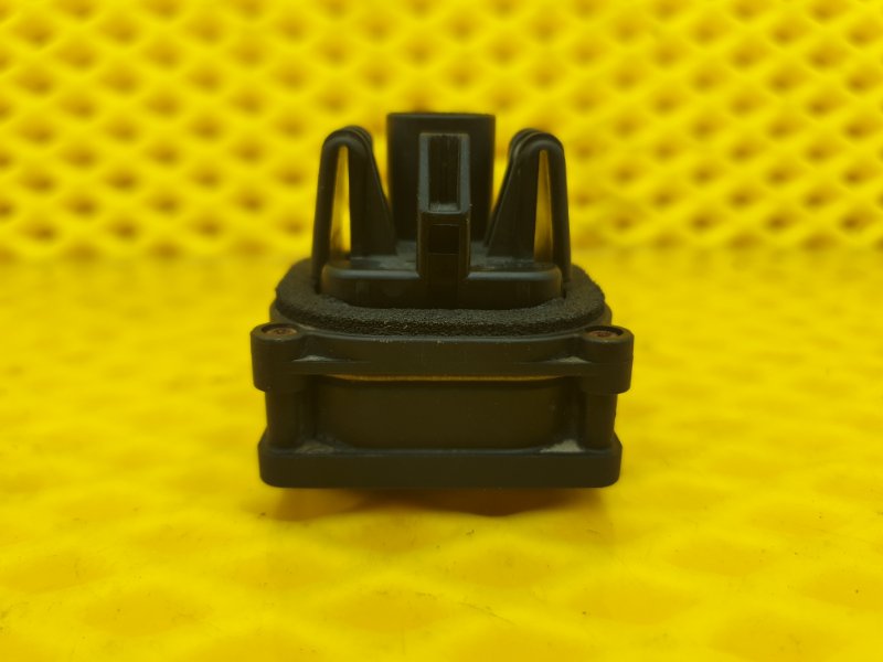 Кнопка открывания крышки багажника Mercedes-Benz S-Class W221