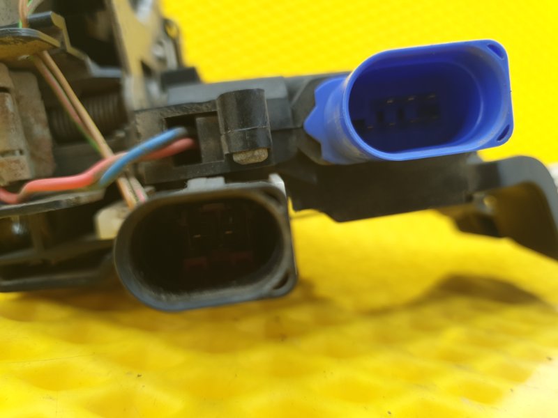 Замок двери Volkswagen Touareg 2003 7L6