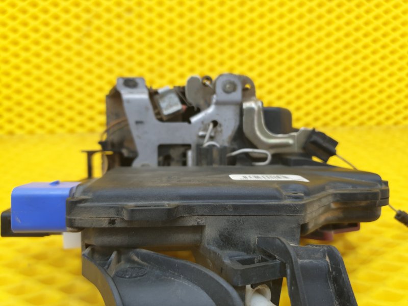 Замок двери Volkswagen Touareg 2003 7L6